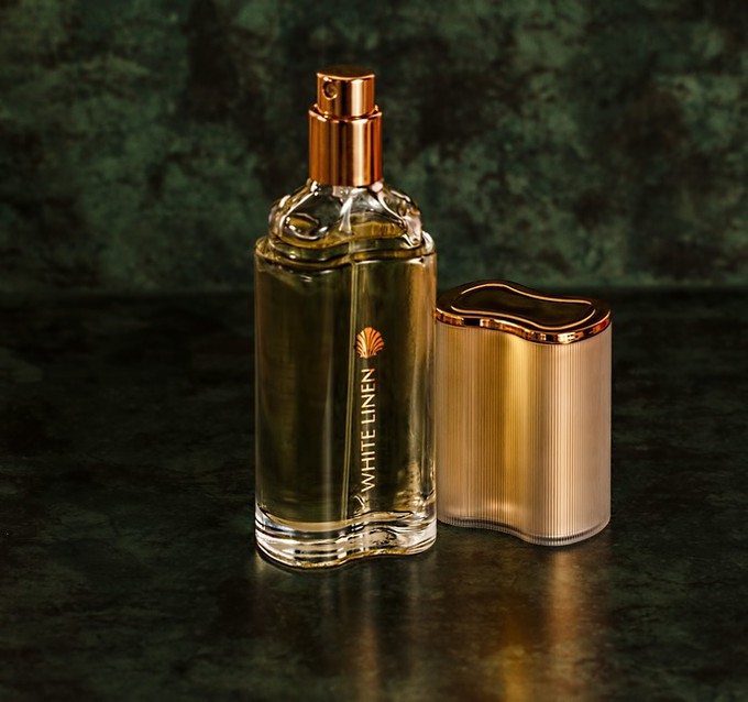 Piękne perfumy eliminują zapach potu